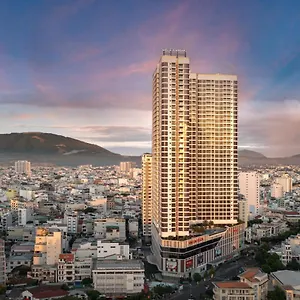 5* Hotel Meliá Vinpearl Empire